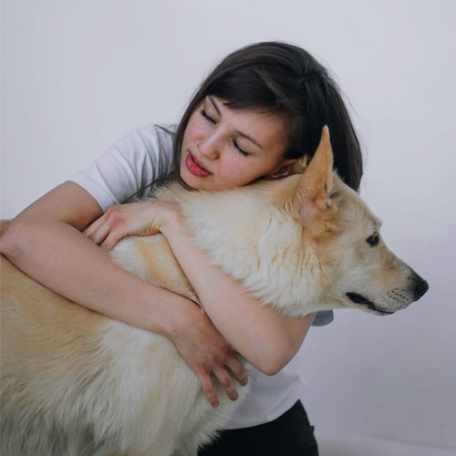 Girl-hugging-the-dog Girl-hugging-the-dog